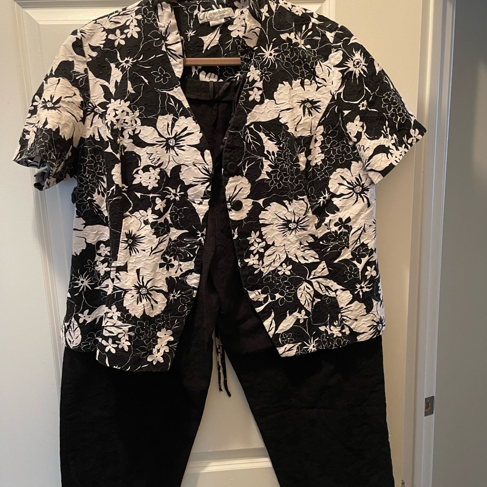 2-piece Capri pant set.